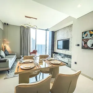 By Latinem Luxury 2br Cv B2513 Near Burj Khalifa شقة